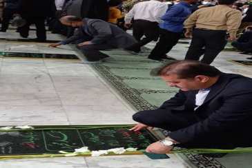 حضور دکتر رنجبر،  در آئین غبار روبی مزار شهدای استان هرمزگان 